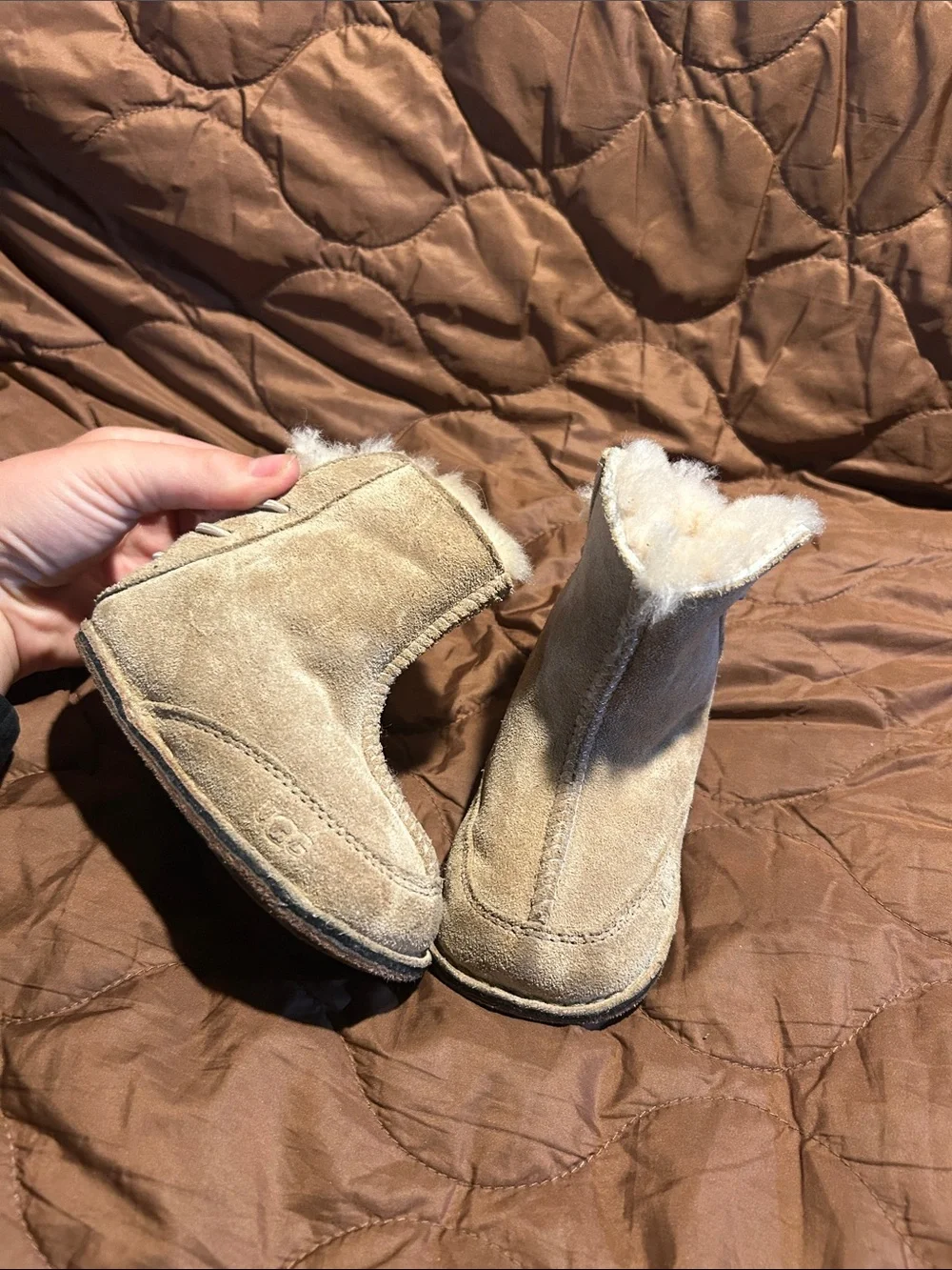 UGG Kids Sheepskin Lined Boots in Chestnut Brown with Cream Fur